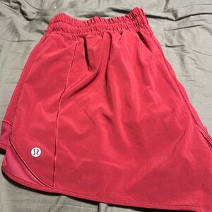 EUC Lululemon hotty hot shorts low rise size 12